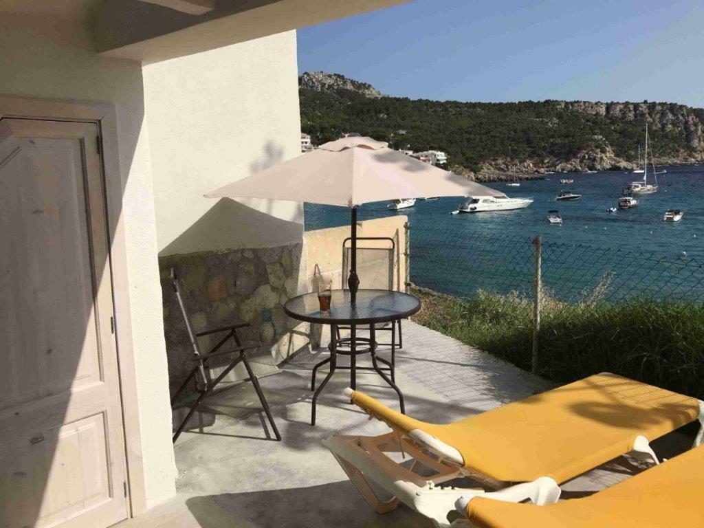 Hebergement Front De Mer Apartamento Sant Elm Exterior foto